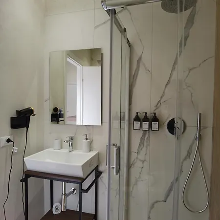 Alojamento de Acomodação e Pequeno-almoço Tersikore Bedrooms